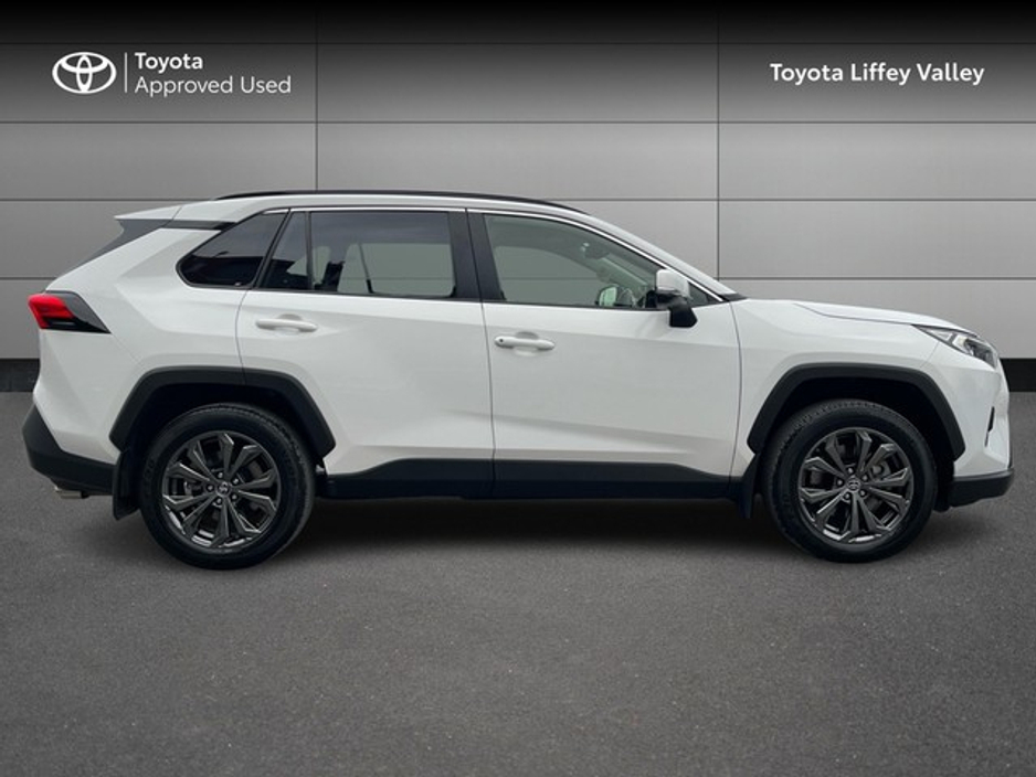 2024 Toyota Rav4 - image 3