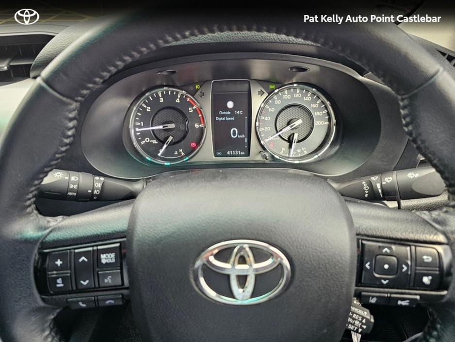 2024 Toyota Hilux - image 9