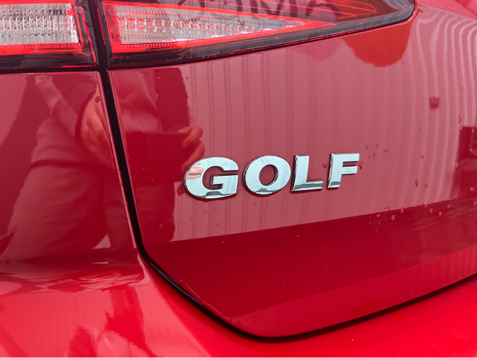 2018 Volkswagen Golf €17950! 2018 VOLKSWAGEN GOLF TSI CONFORT LINE 1.2 AUTOMATIC / CRUISE CONTROL / REVERSE CAMERA / PADDLE SHIFTERS / APPLE CARPLAY  AND MORE €17,950