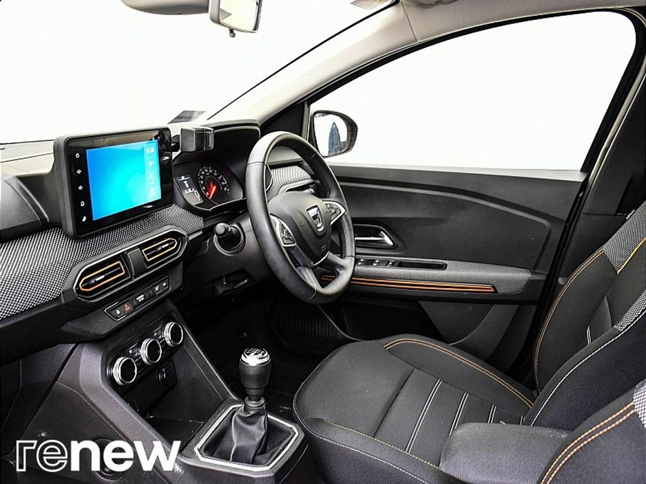 2022 Dacia Sandero Stepway - image 5