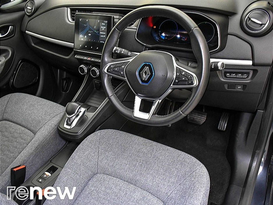 2022 Renault Zoe - image 6