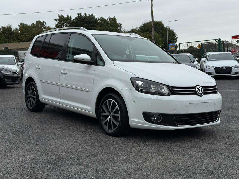 2015 Volkswagen Touran ( 152 REG ) HIGHLINE EDITION 7 SEATER * ALCANTARA SEATS * REVERSING CAMERA * SIMI DEALER - SPECIALISING IN IMPORTS OF JAP AUTOMATIC HI SPEC BLUEMOTION // LARGE TOUCH SCREEN // €15,450