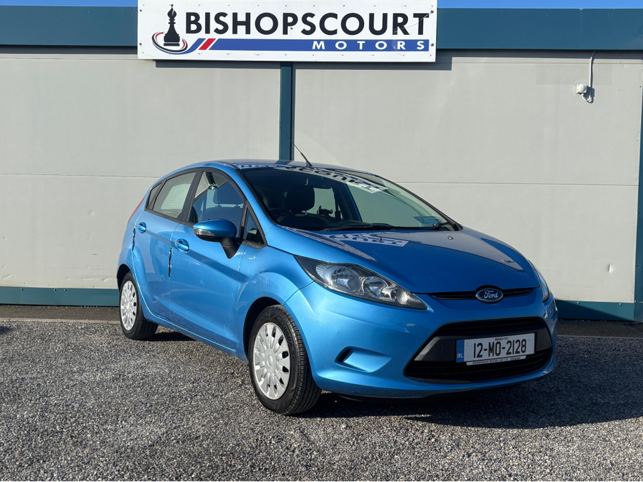 2012 Ford Fiesta - image 2