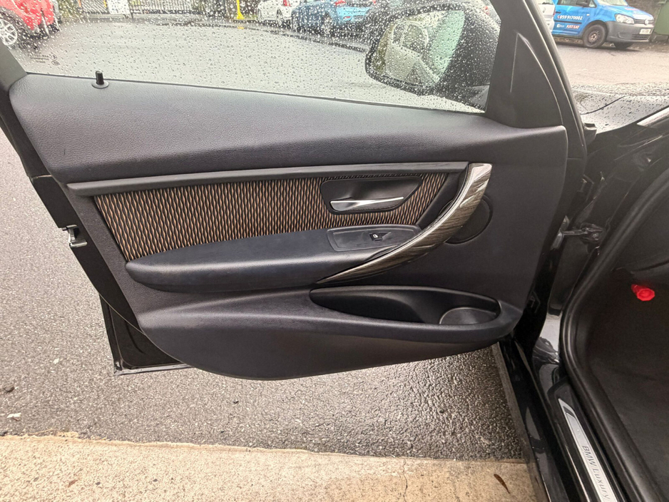 2012 BMW 3 Series  €11,500