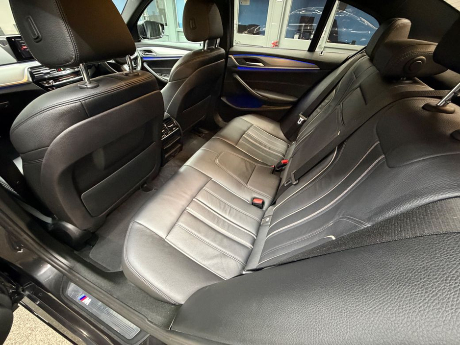 2019 BMW 5 Series - image 29