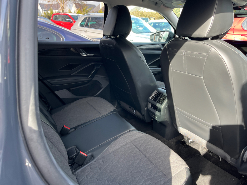 2024 Volkswagen Tiguan - image 7