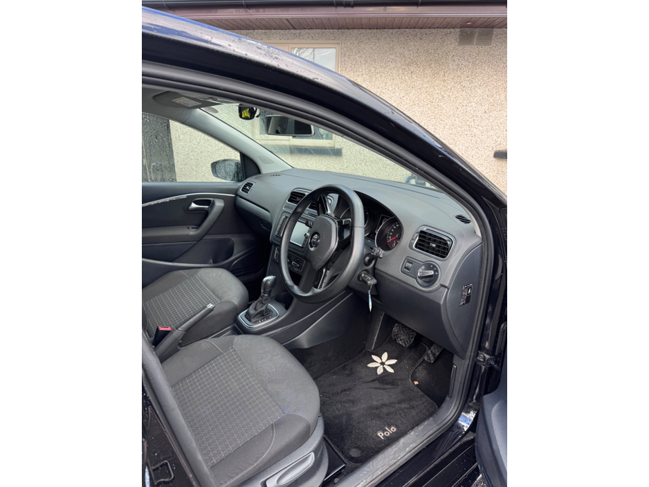 2016 Volkswagen Polo - image 11