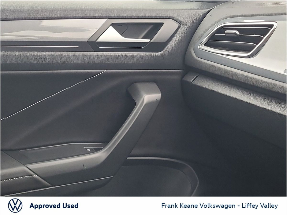 2023 Volkswagen T-Roc STYLE 1.0 TSI 110HP *ONE OWNER* *PETROL BLUE* *JOHANNESBURG ALLOYS* *REAR VIEW CAMERA* *ART VELOUR SEATS* *PCP AVAILABLE* €28,895