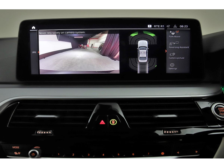 2021 BMW 5 Series - image 18