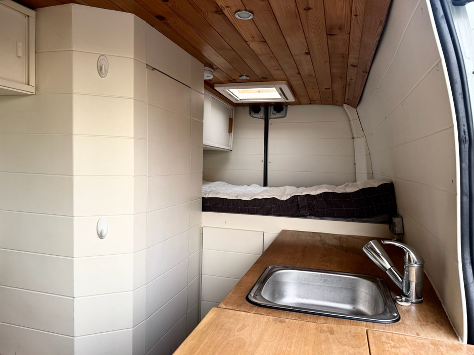 2011 Renault Master - image 8