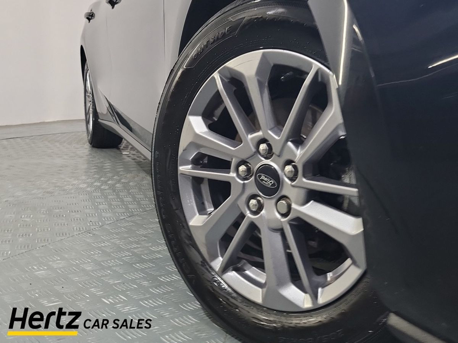 2023 Ford Focus - image 6