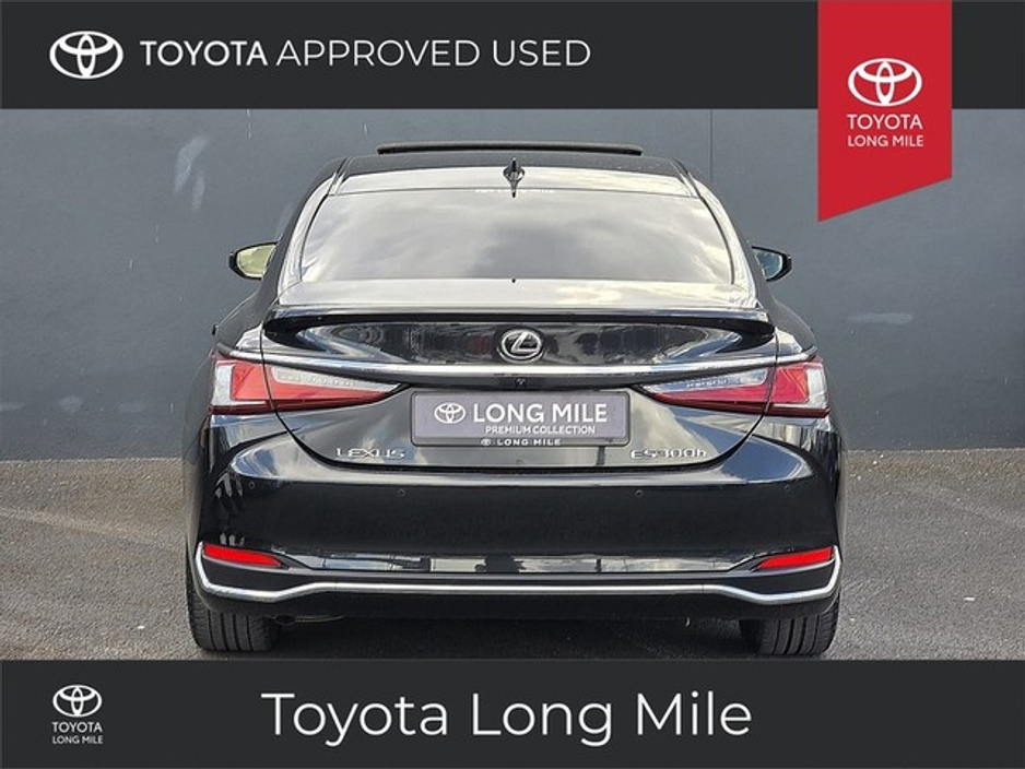 2023 Lexus ES 300 H - image 4