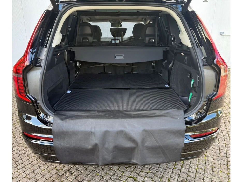 2025 Volvo XC90 T8 ULTRA DARK AWD