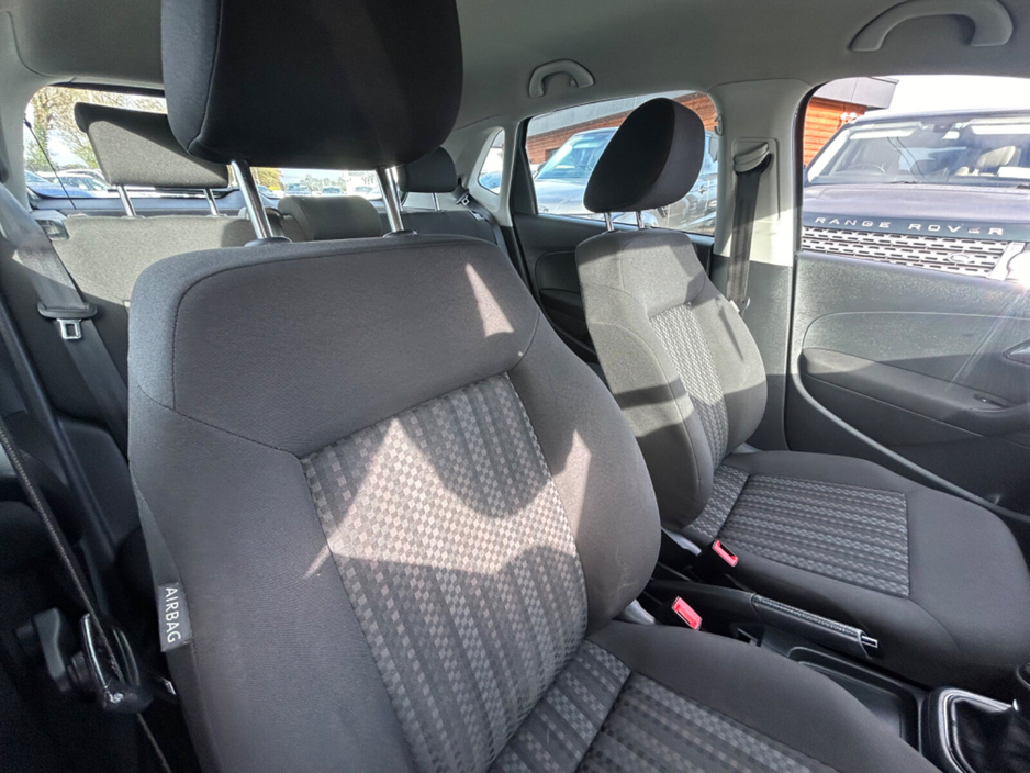 2017 Volkswagen Polo - image 13