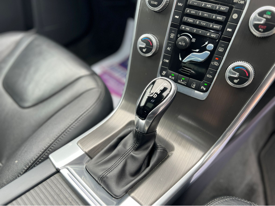 2015 Volvo XC60 - image 20