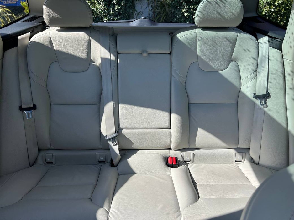 2023 Volvo XC60 - image 14
