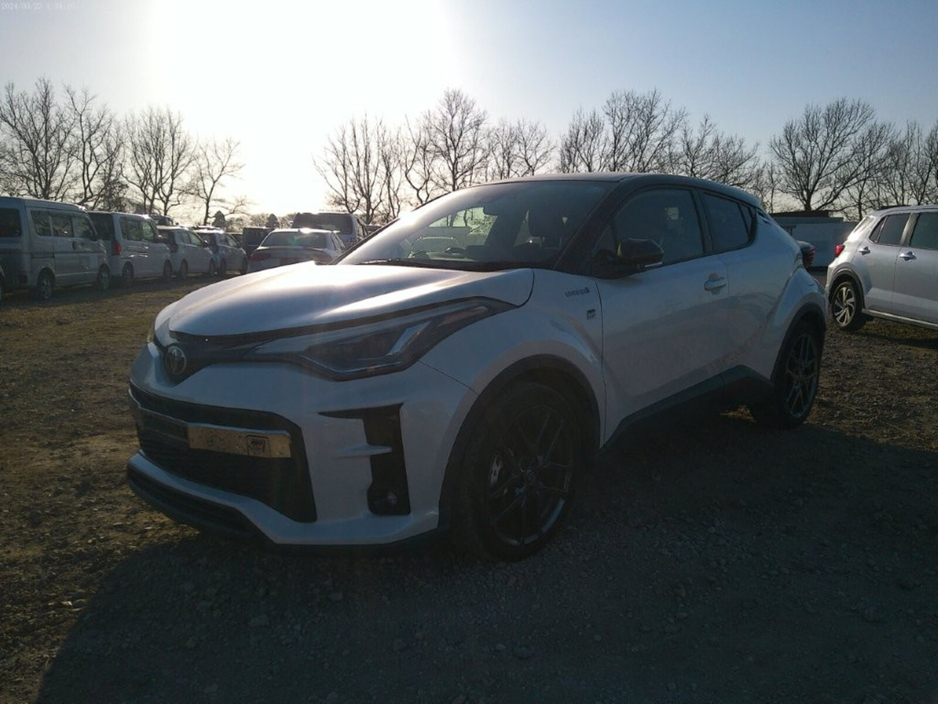 2019 Toyota C-HR - image 3