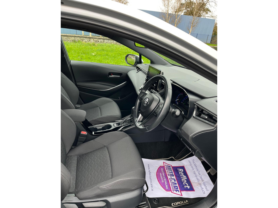 2023 Toyota Corolla - image 8