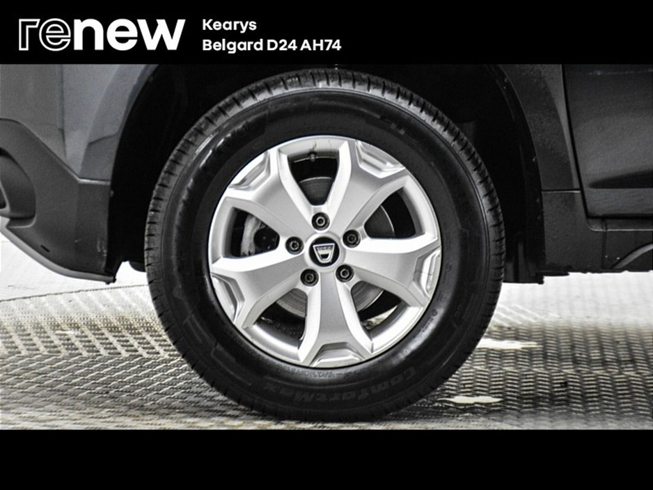 2019 Dacia Duster - image 9