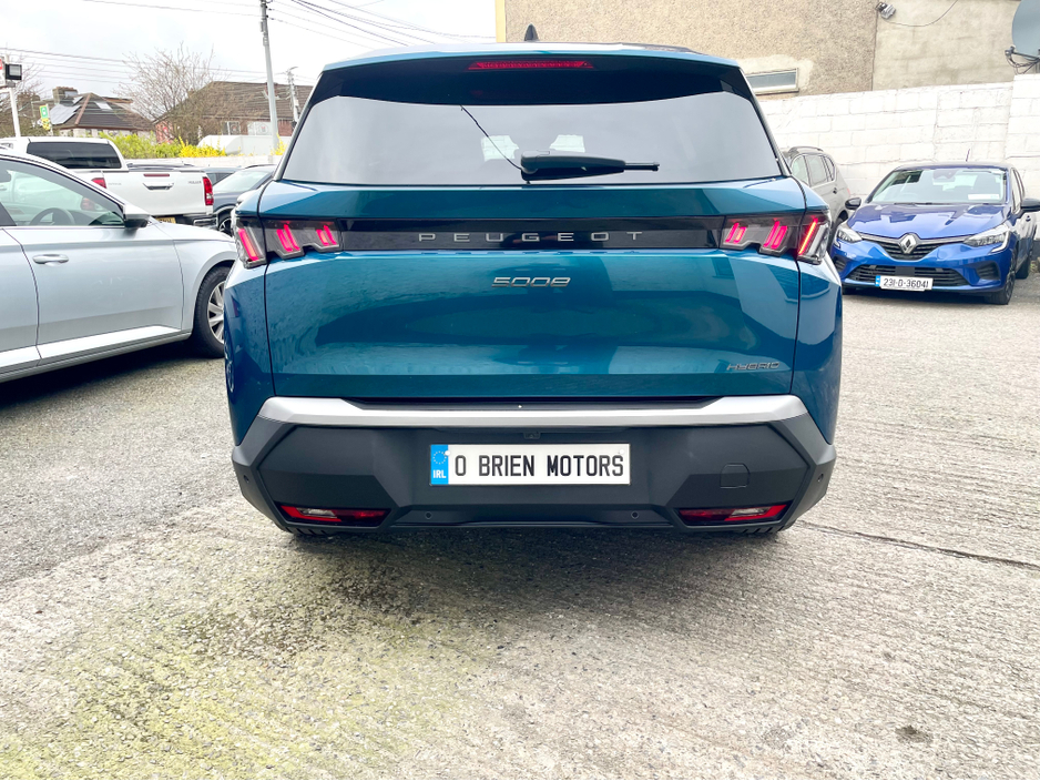 2025 Peugeot 5008 - image 21