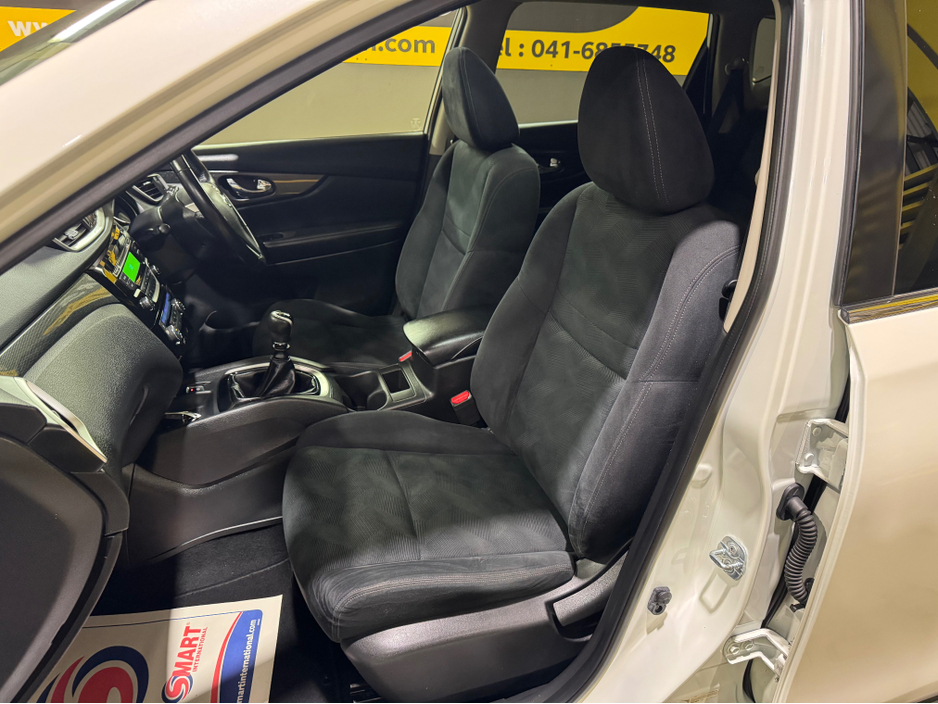 2017 Nissan X-Trail - image 10