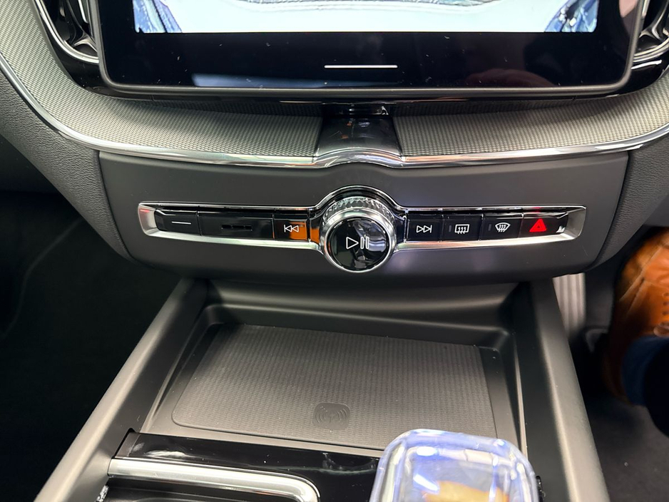 2026 Volvo XC60 - image 17