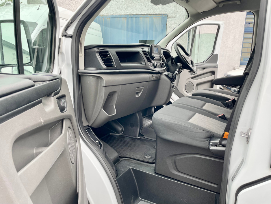 2022 Ford Transit Custom - image 29