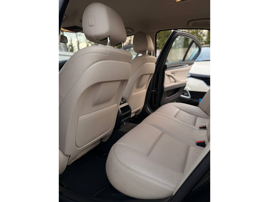 2014 BMW 5 Series - image 35
