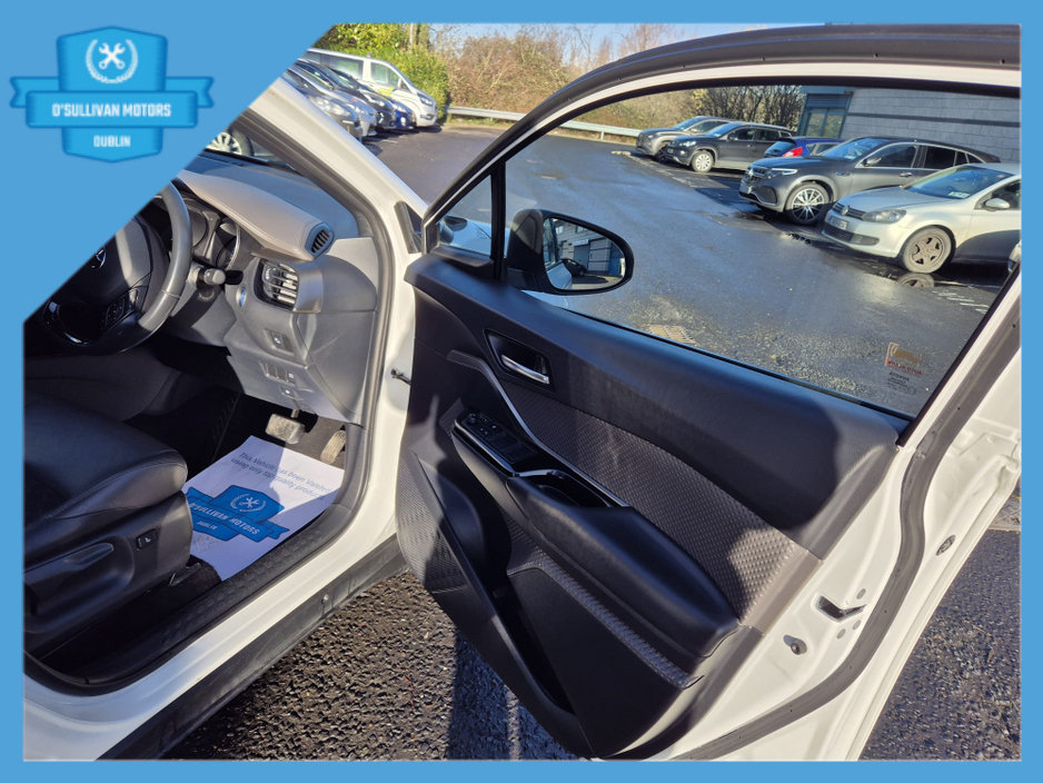 2022 Toyota C-HR / 2022 / 1.8 HYBRID / AUTOMATIC €19,999