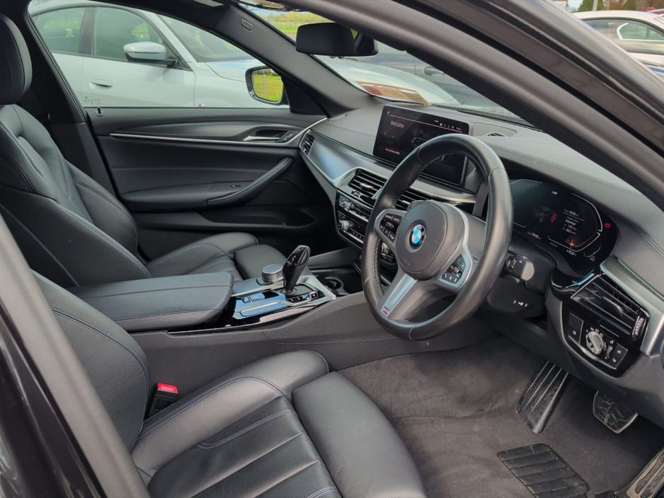 2021 BMW 5 Series - image 11