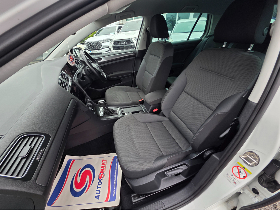 2019 Volkswagen Golf - image 15