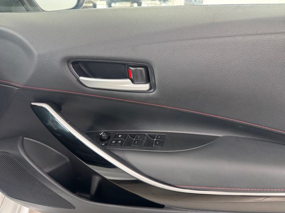 2023 Toyota Corolla - image 12