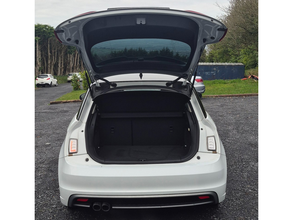 2015 Audi A1 - image 14