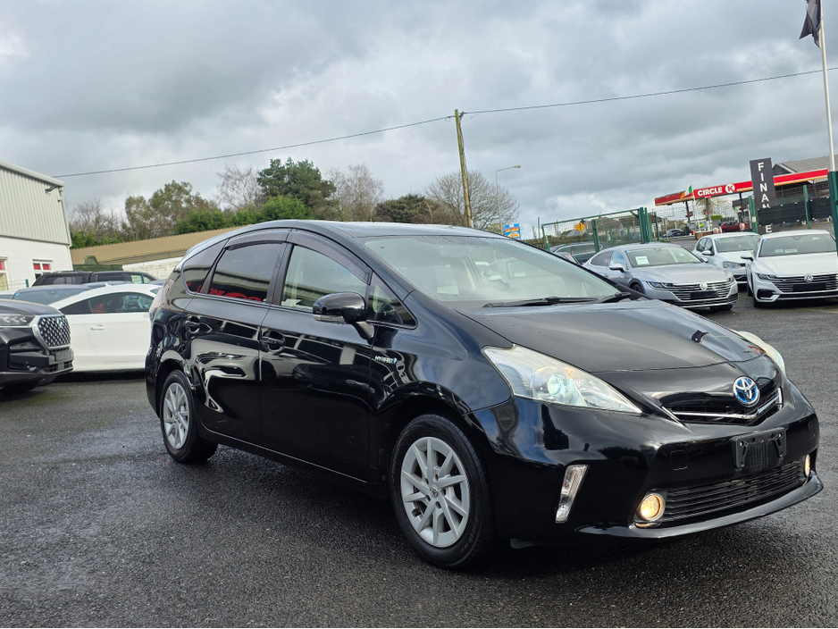 2013 Toyota Prius Alpha (7 Seater) - SELF CHARGING HYBRID -ALLOYS  -SIMI DEALER - LOW ROAD TAX BAND €13,450