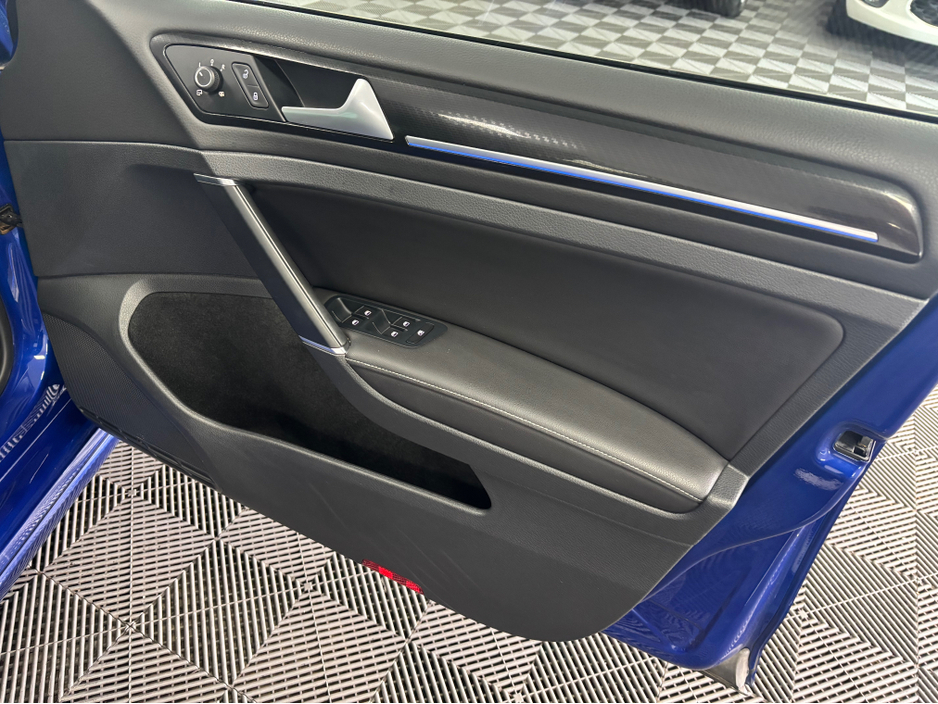 2014 Volkswagen Golf - image 7