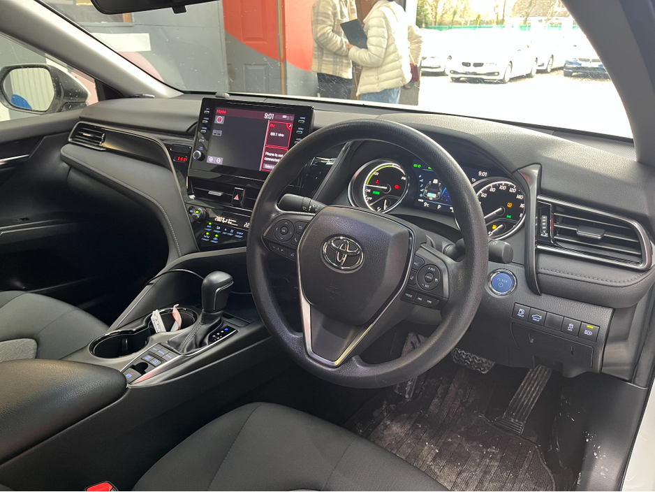 2023 Toyota Camry - image 10