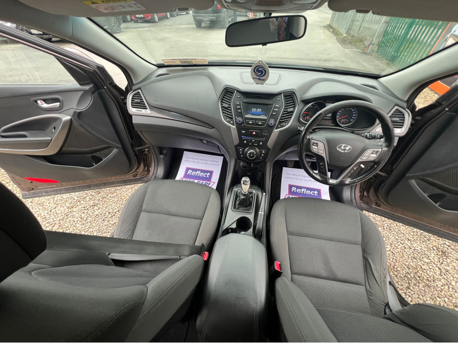 2015 Hyundai Santa Fe - image 15