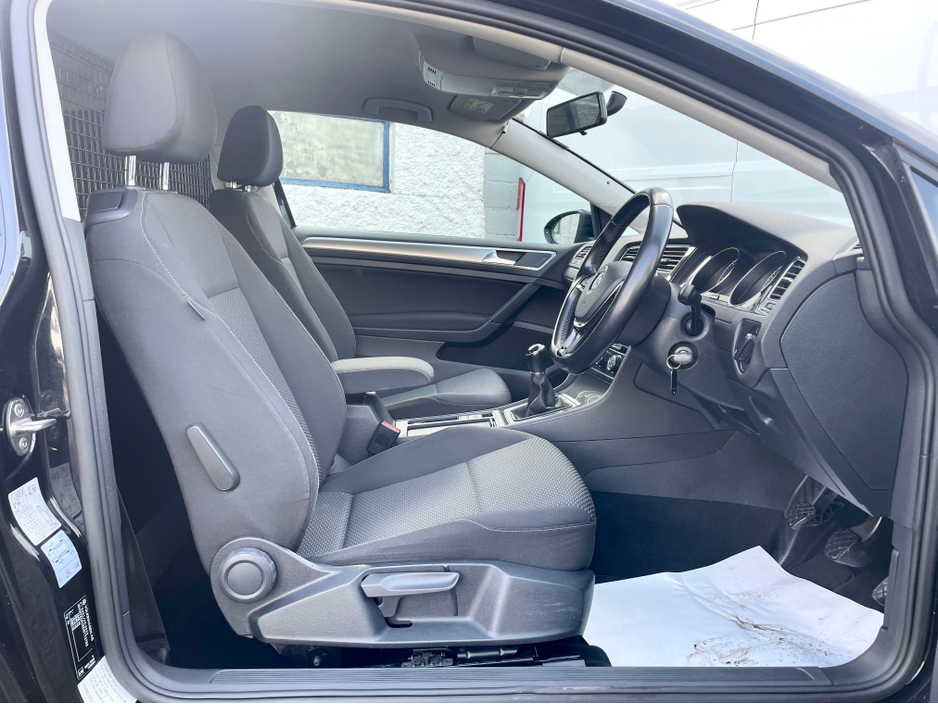 2019 Volkswagen Golf - image 7