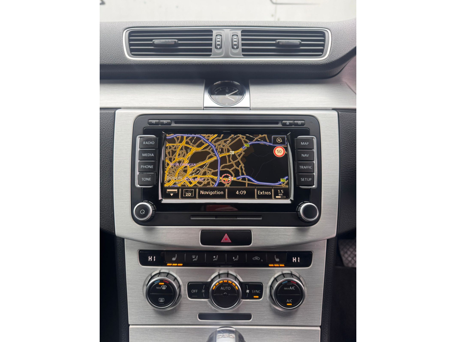 2013 Volkswagen Passat 2.0 TDI HIGHLINE BLUEMOTION 14 140PS 4DR AUTO €8,750