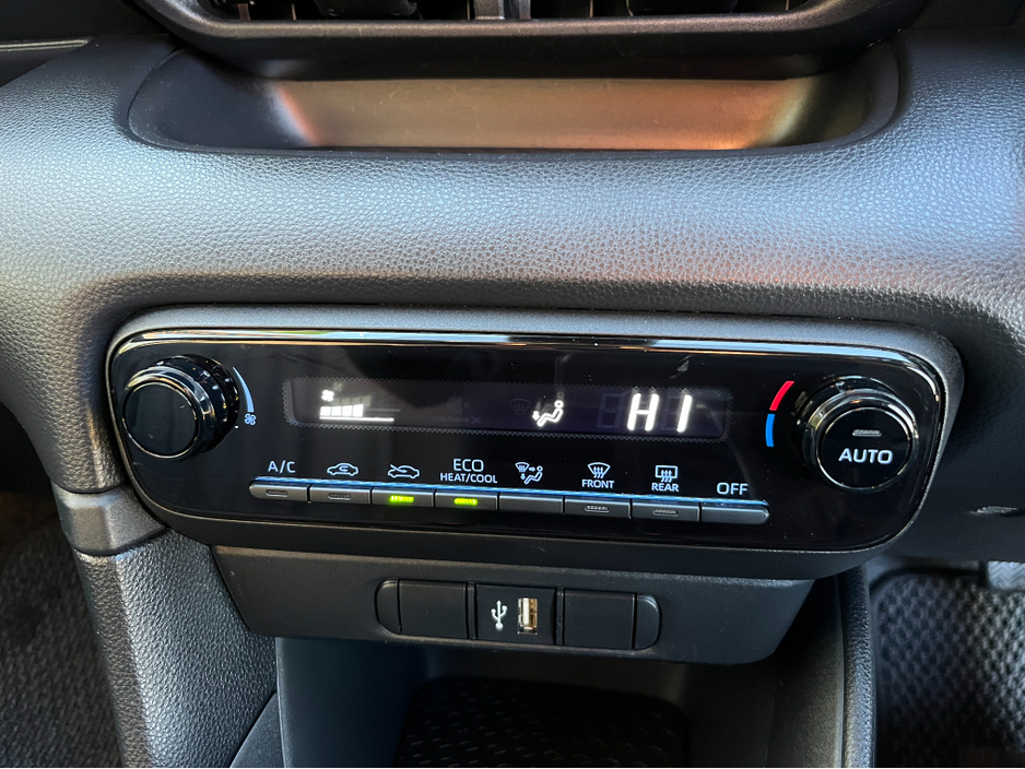 2021 Toyota Yaris X HYBRID 1.5 AUTOMATIC PETROL //KEYLESS ENTRY//REVERSE CAMERA//ADAPTIVE CRUISE CONTROL// €15,950