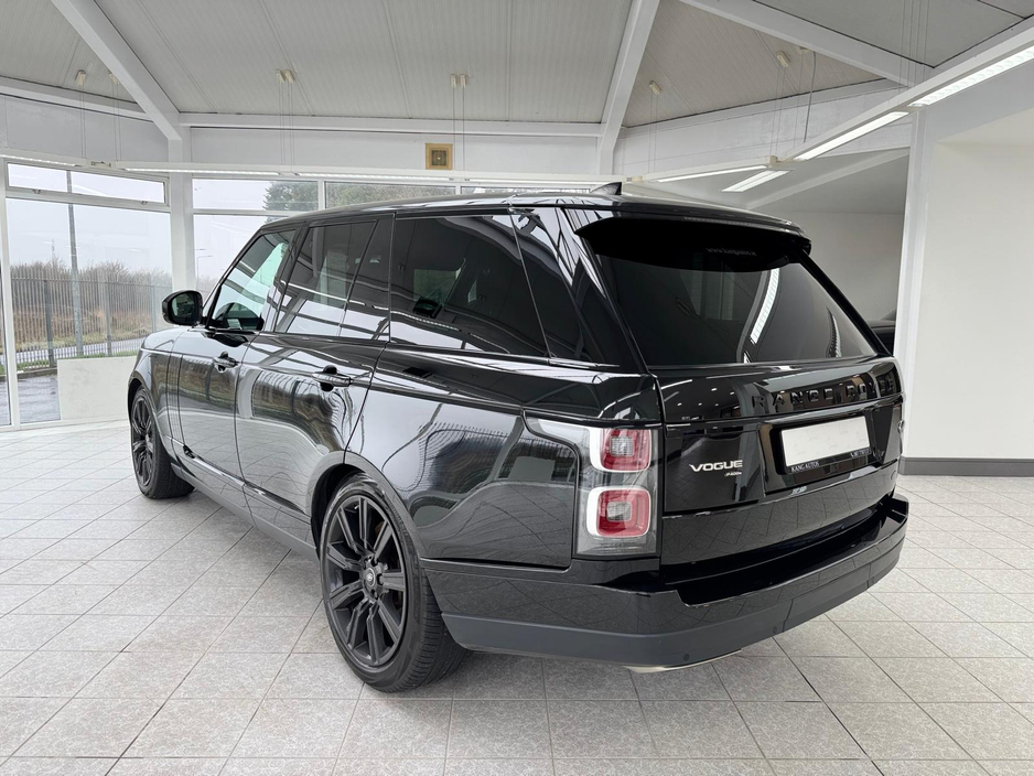2019 Land Rover Range Rover VOGUE P400E A