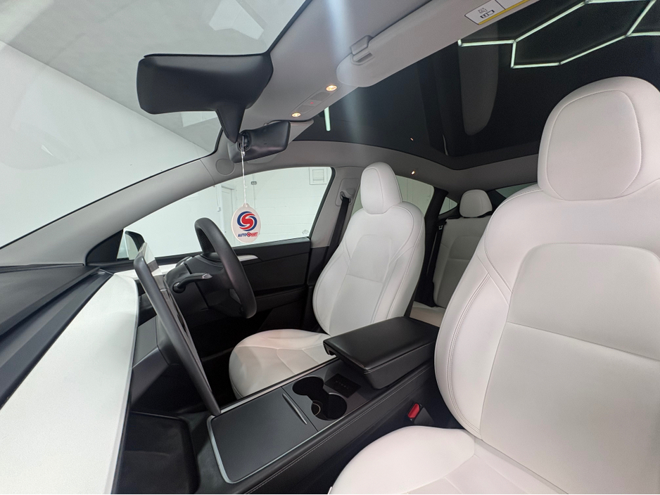 2023 Tesla Model Y - image 12