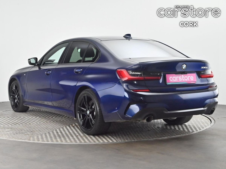 2020 BMW 3 Series - image 3