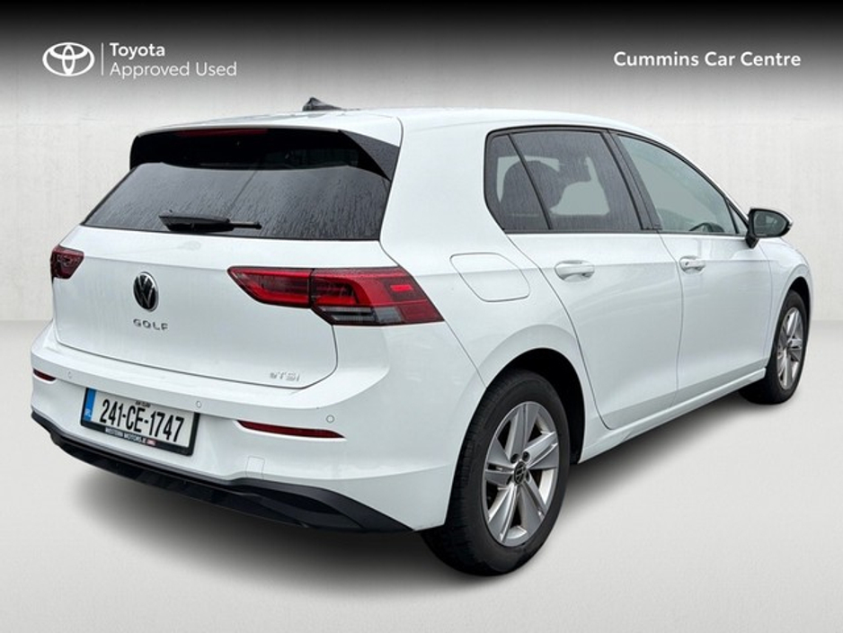 2024 Volkswagen Golf - image 2