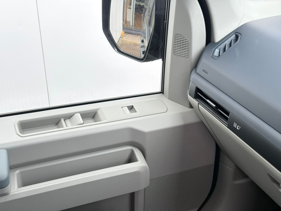 2026 Kia PV5 - image 25