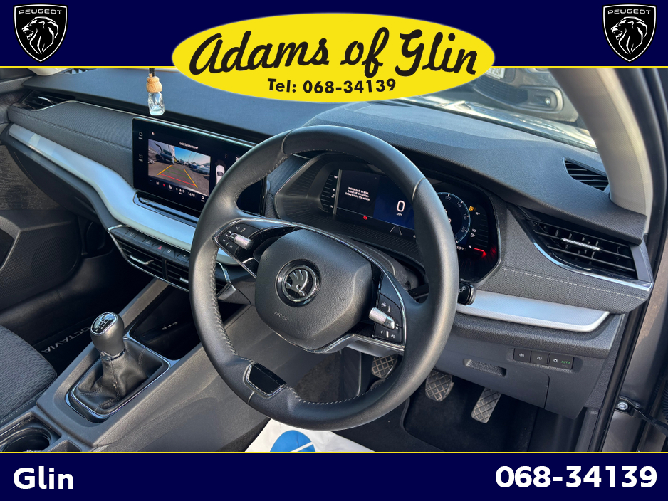 2023 Skoda Octavia - image 10