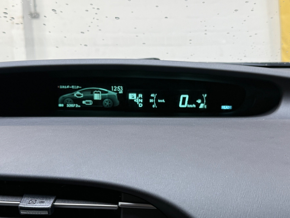 2015 Toyota Prius - image 9