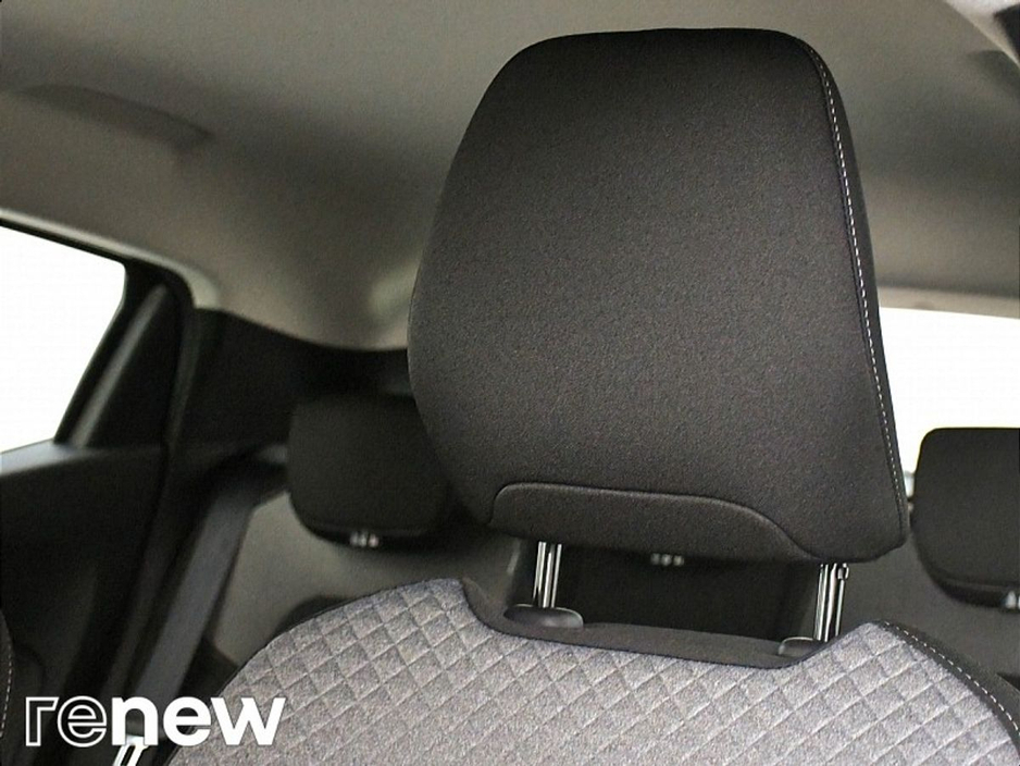 2025 Renault Clio - image 13