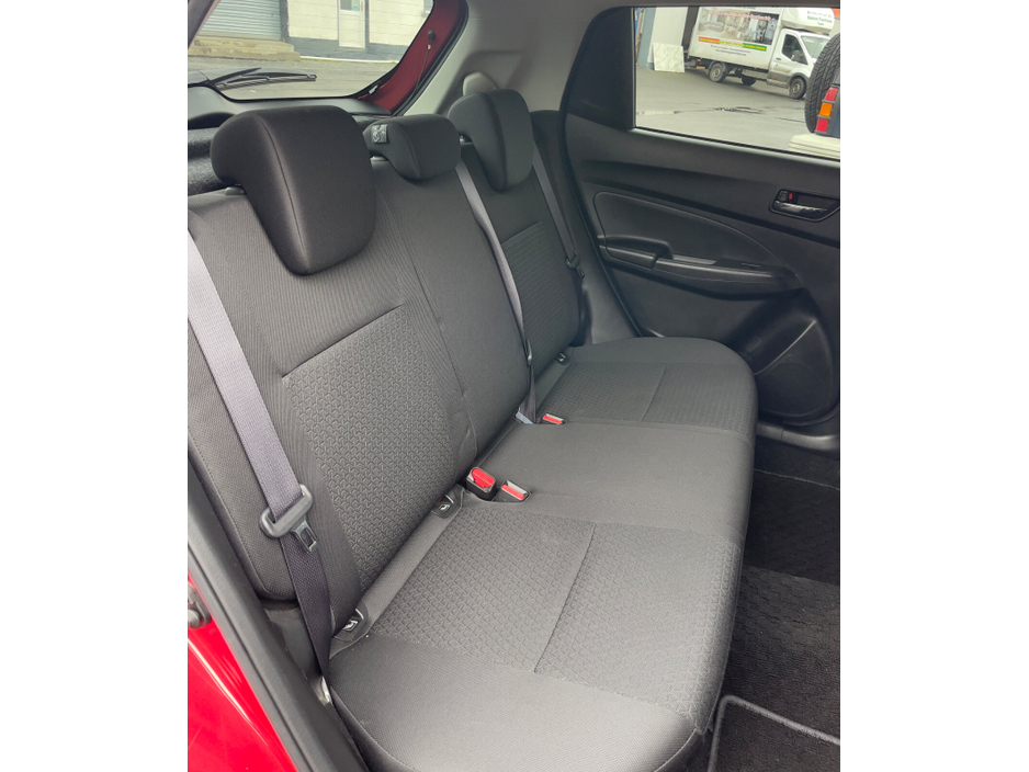 2017 Suzuki Swift - image 13