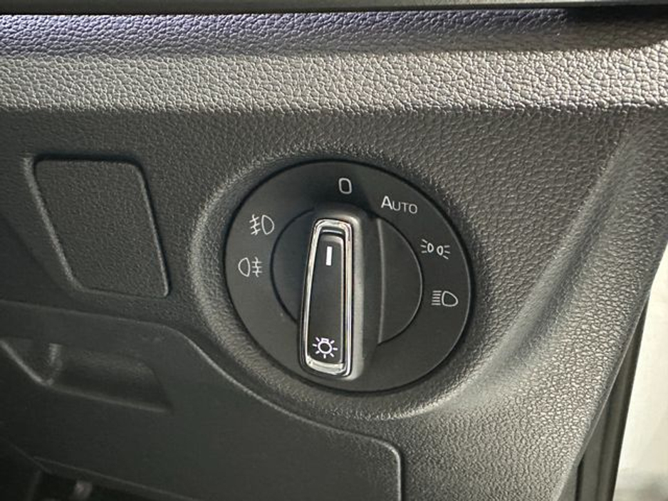 2022 Skoda Scala - image 21